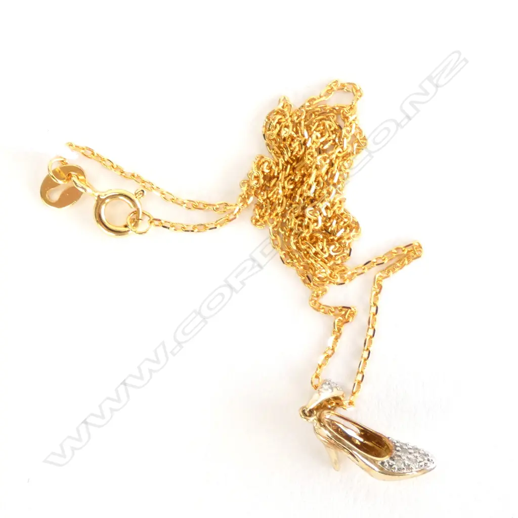 9CT Y.GOLD & DIAMOND HIGH HEEL SHOE PENDANT Image 1++