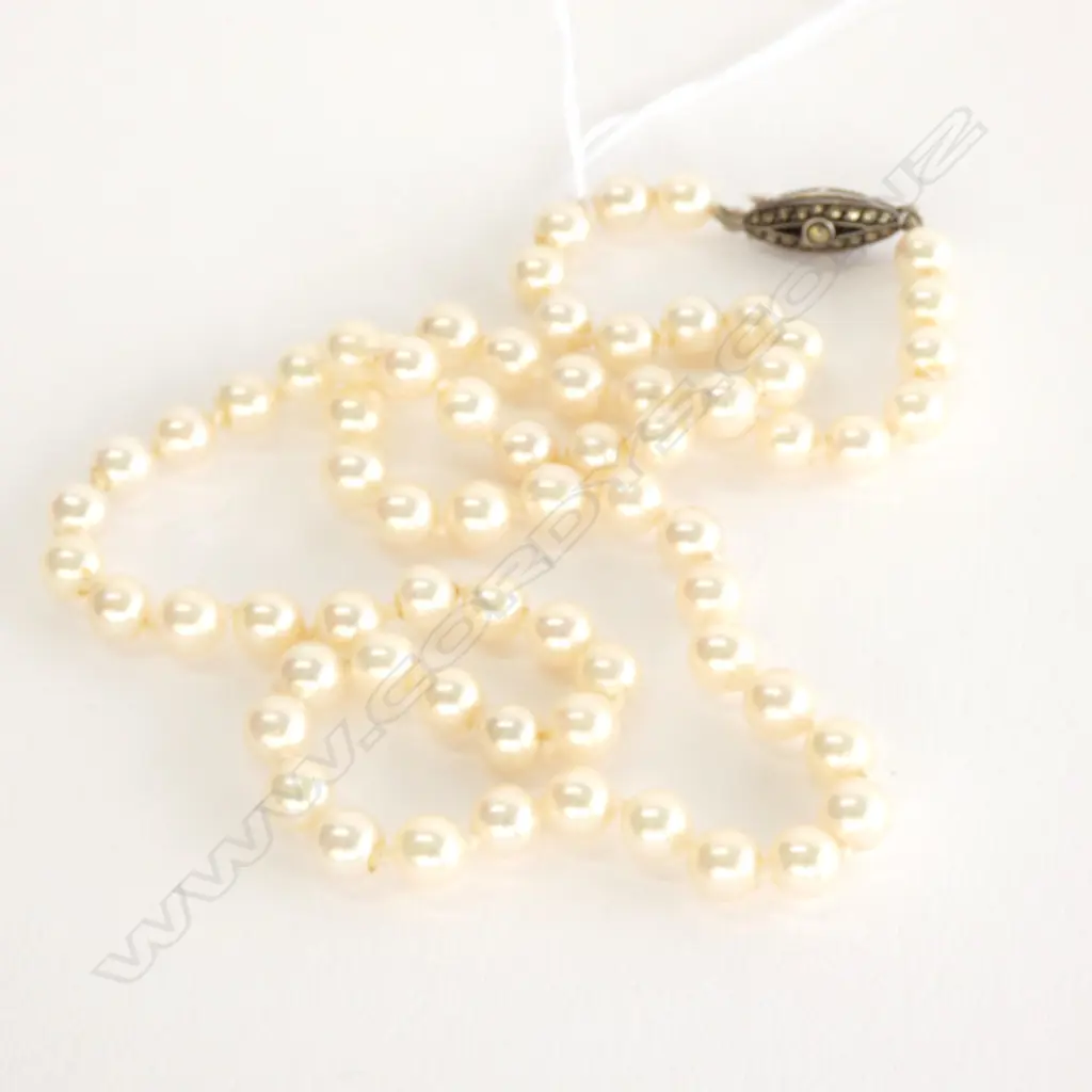 CULTURED PEARL NECKLACE WITH MARACISTE CLASP Image 1++