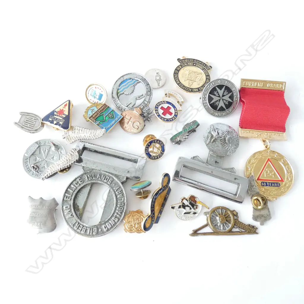 BAG OF ASST. NZ BADGES + GILBERT & ELLICE ISLAND POLICE BADGE Image 1++