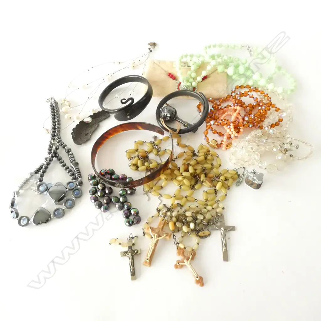 COSTUME NECKLACES ETC Image 1++