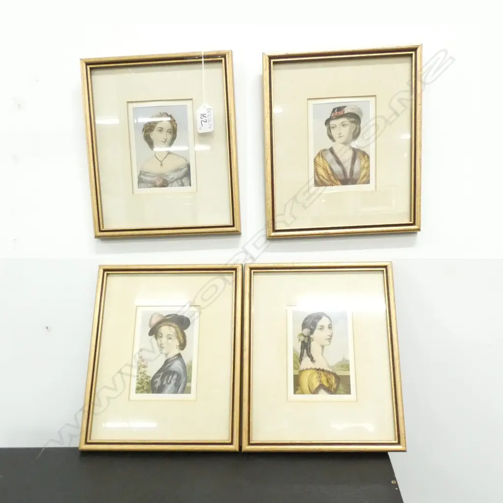 4 FASHION PLATES 200 X 230MM Image 1++