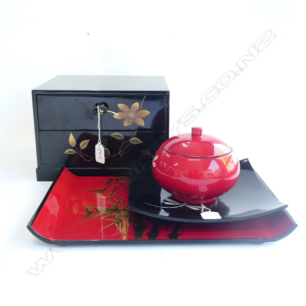 4 PCES LACQUER INCL. JEWELRY BOX  Image 1++