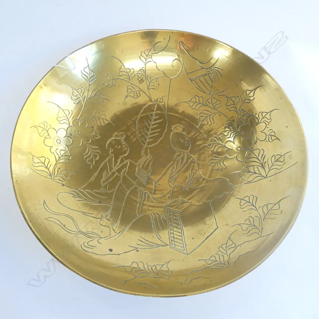2 BRASS BOWLS 375MM DIA Image 1++