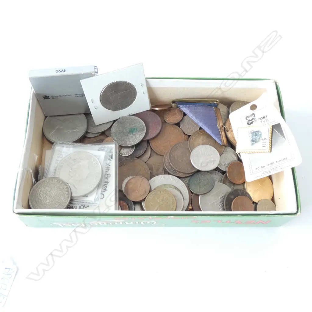 COLLECTION OF COINS MOSTLY NZ / USA Image 1++