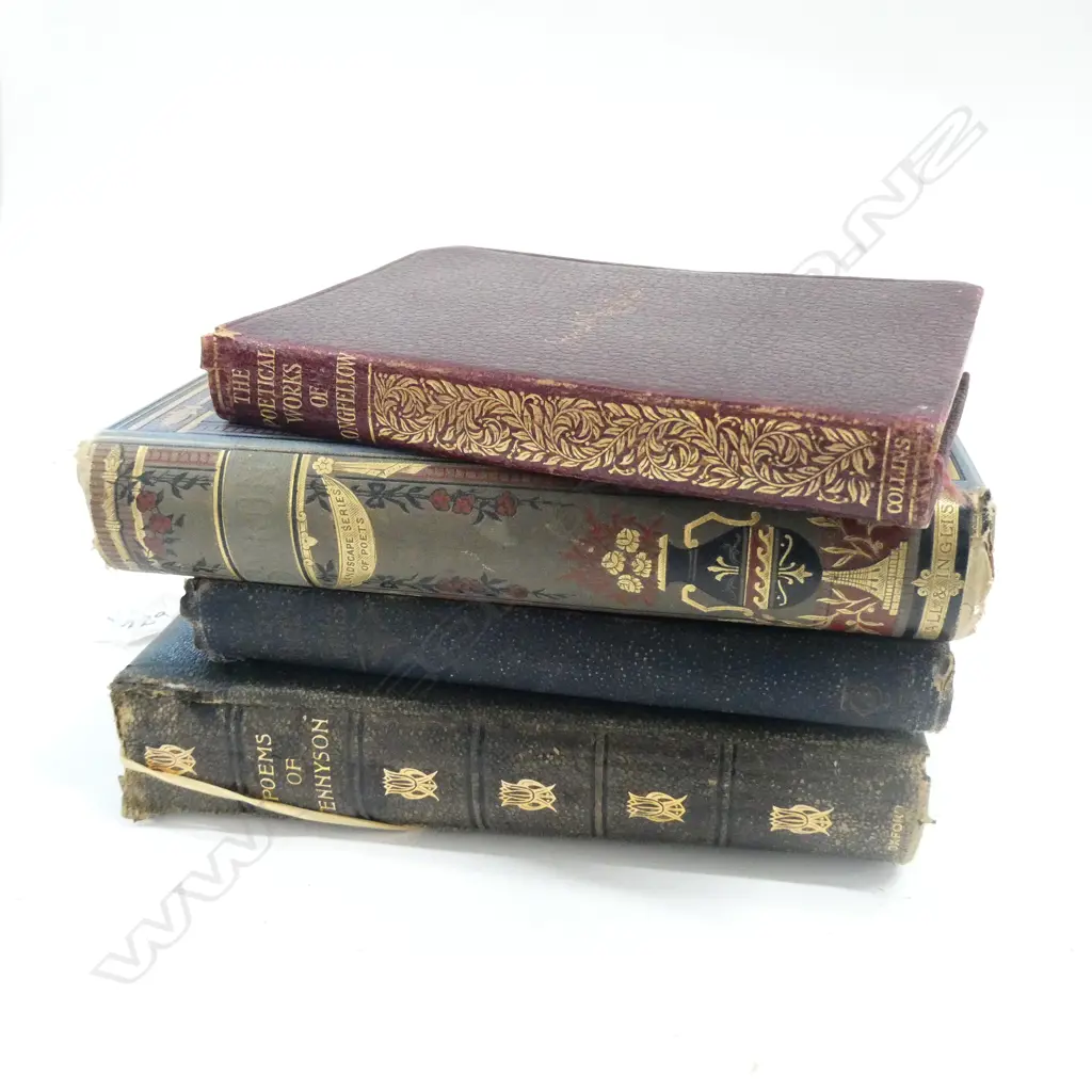 4 VINTAGE BOOKS OF POETRY Image 1++