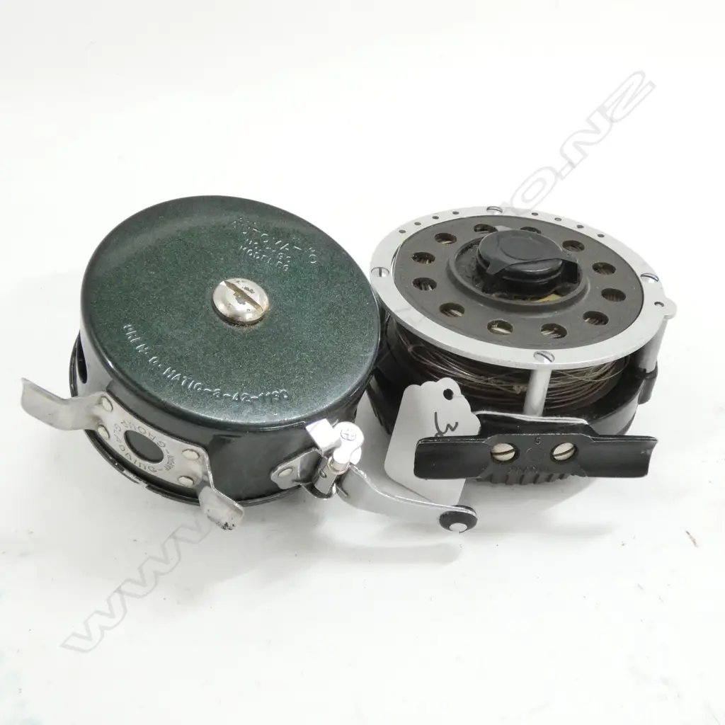 2 AUTOMATIC FLY REELS SOUTHBEND EG1190+G/MITCHILL 710 Image 1++