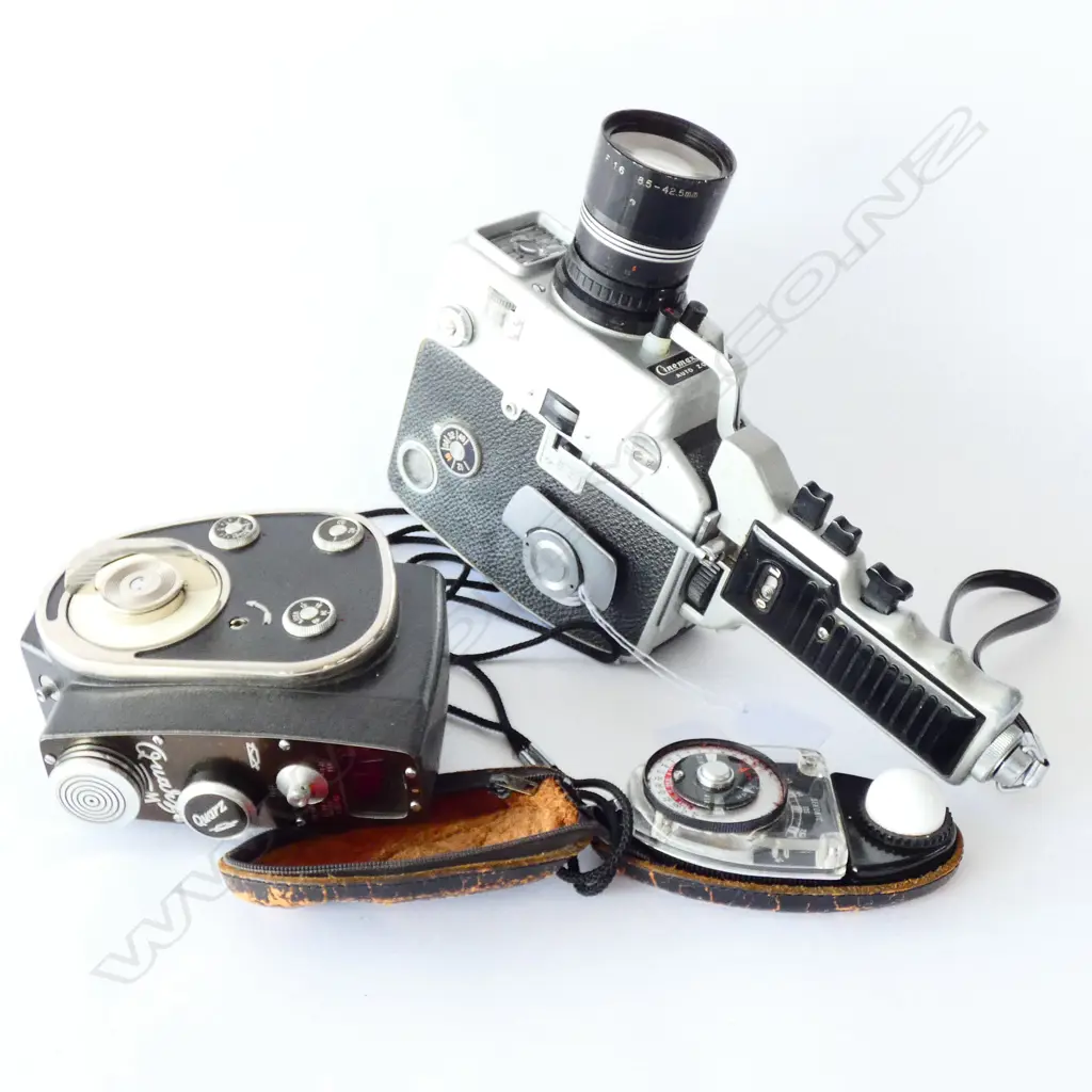 2 VINTAGE MOVIE CAMERAS; ARGUS CINEMAX 85E & KRASNOGORSK QUARTZ + EXPOSURE METER Image 1++