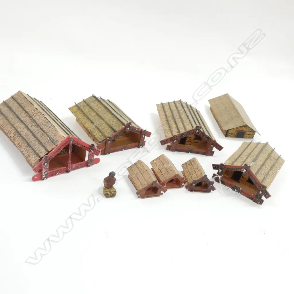 5 LARGE PAPER MARAE + 3 SMALLER Image 1++