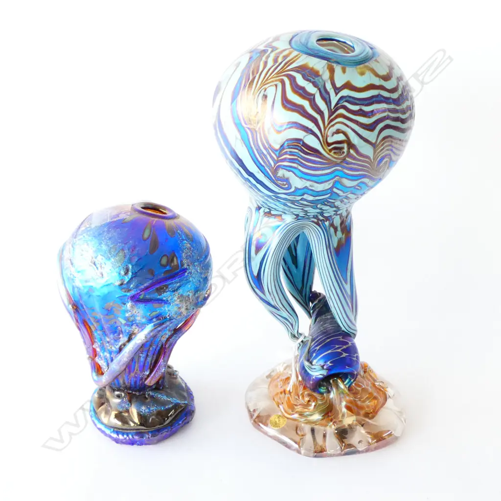 2 PCES ART GLASS BY COLIN HEANEY H.  Image 1++
