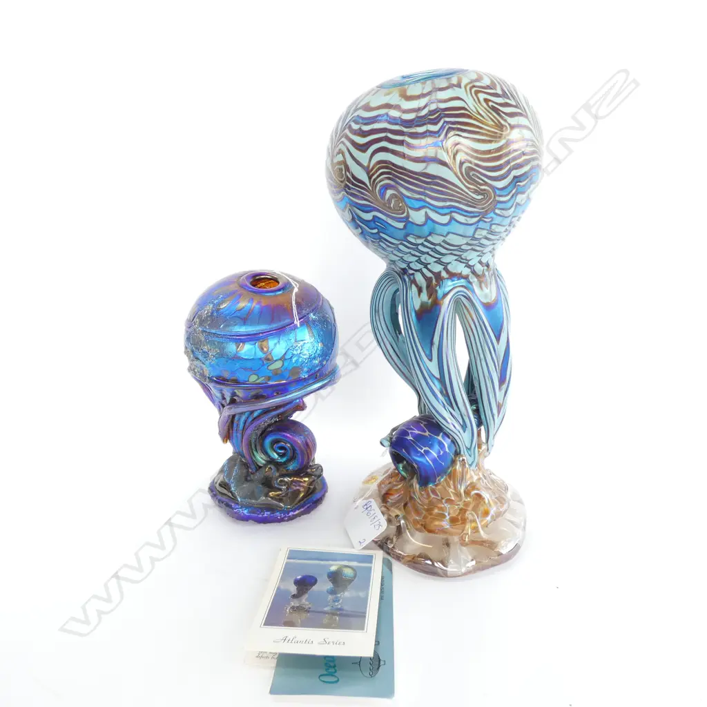 2 PCES ART GLASS BY COLIN HEANEY H.  Image 1++