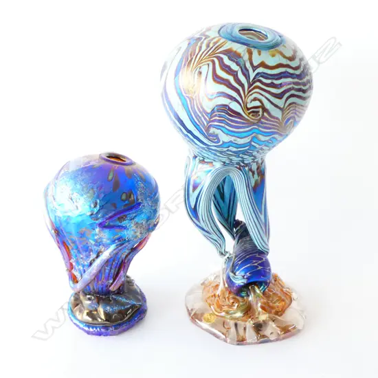 2 PCES ART GLASS BY COLIN HEANEY H. 