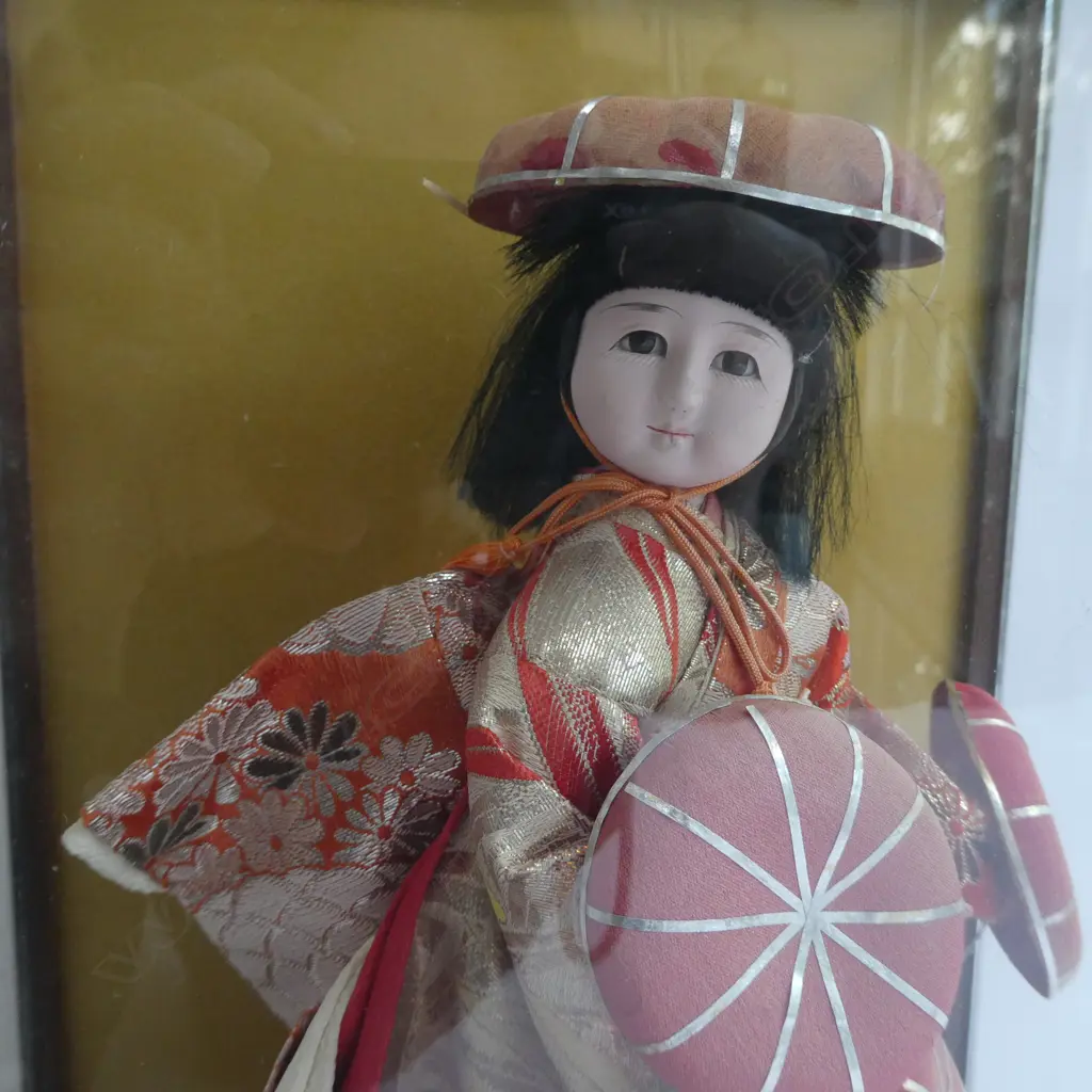 CASED JAPANESE DOLL H. 410MM Image 1++