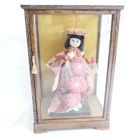 CASED JAPANESE DOLL H. 410MM