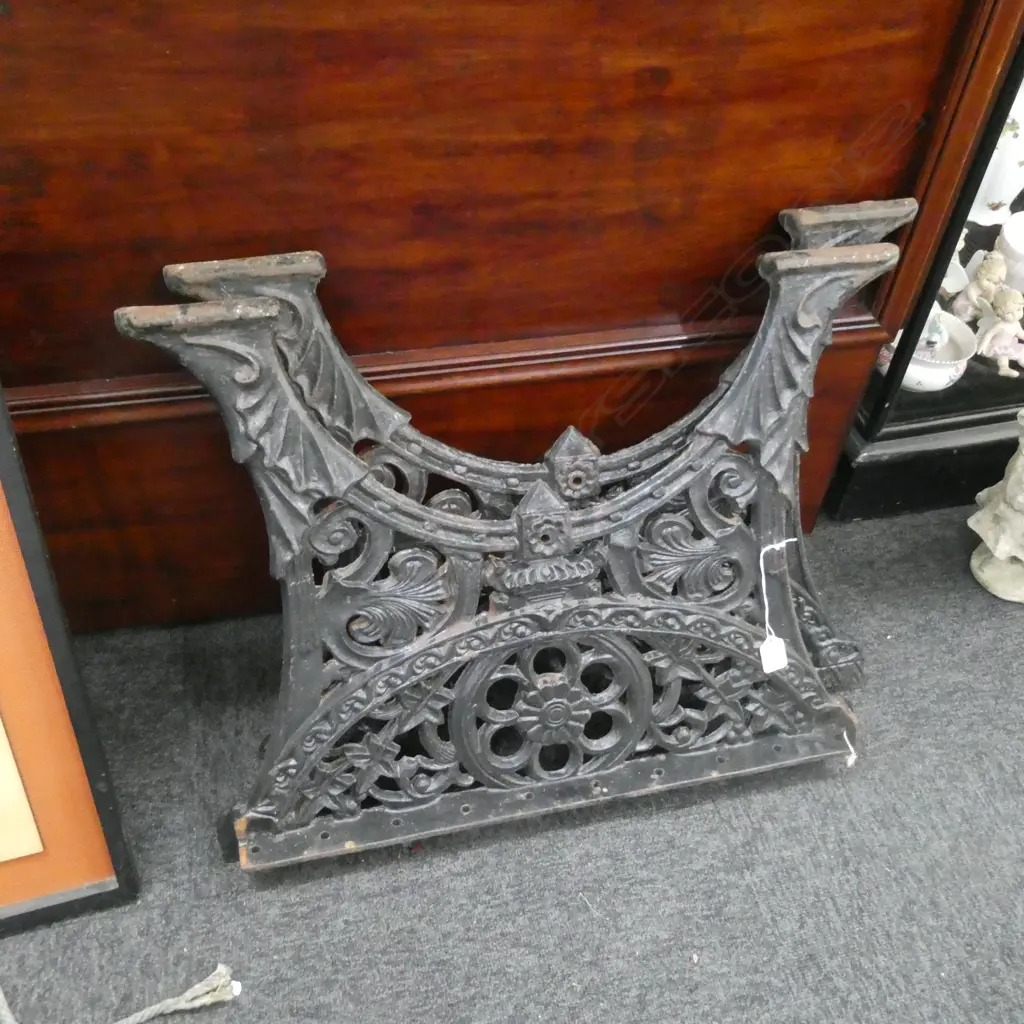 PR OF HEAVY CAST IRON BENCH ENDS Image 1++