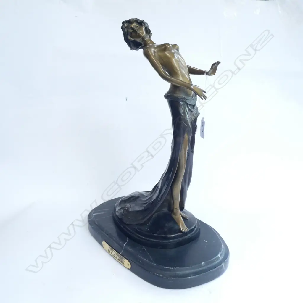 MARIA PARIS ART DECO STYLE BRONZE FIGURE 'PRETTY POSH' Image 1++