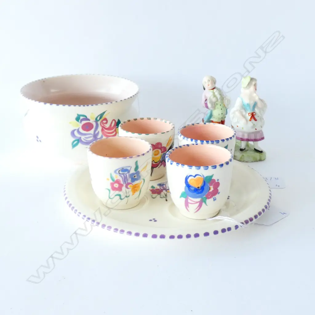 POOLE EGG TRAY, BOWL & 2 FIGURINES Image 1++