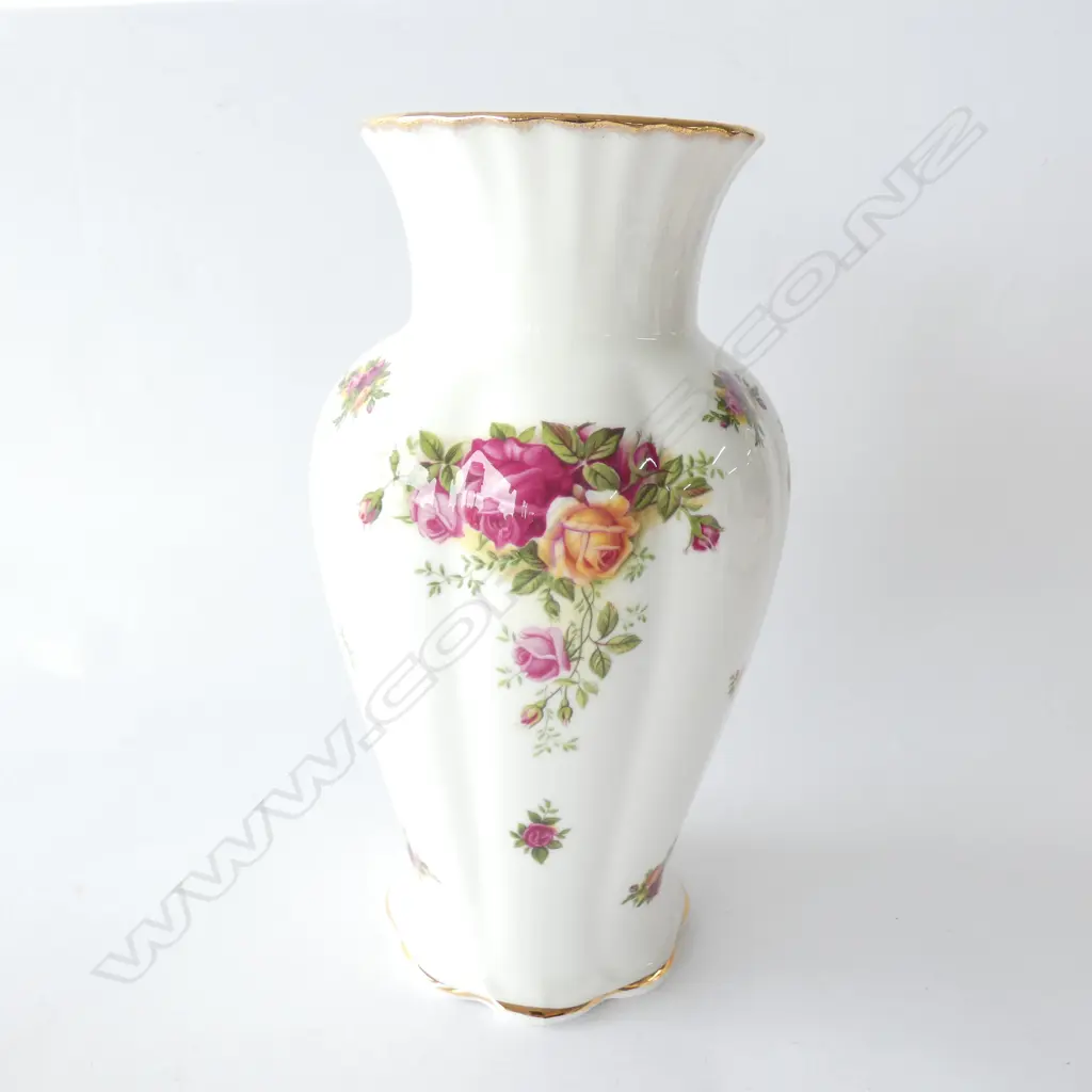 ROYAL ALBERT OLD COUNTRY ROSES MONTROSE VASE 225MM Image 1++