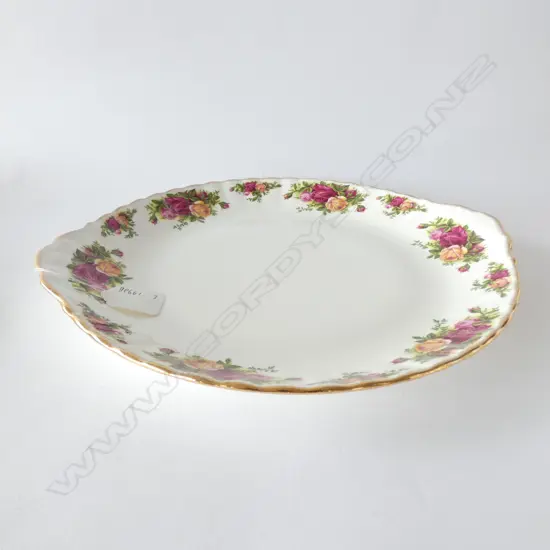 ROYAL ALBERT OLD COUNTRY ROSES 31CM LARGE EARED CAKE/CHEESE BOARD PLATE