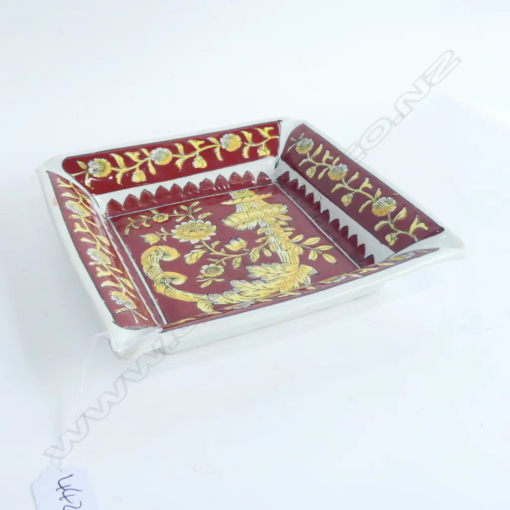 A CHINESE FLORAL DECORATED DISH L 220 MM Image 1++