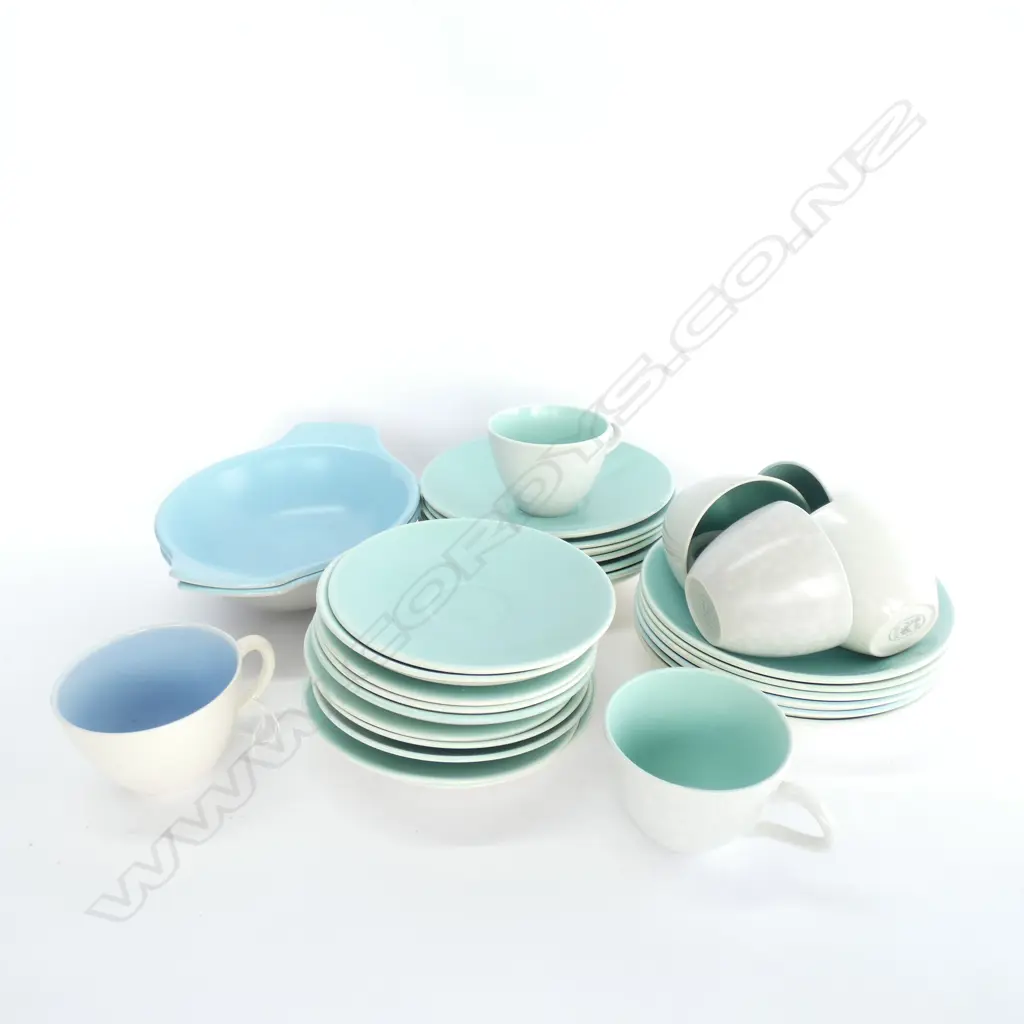31 PCES POOLE; COFFEE CUPS & SAUCERS  Image 1++