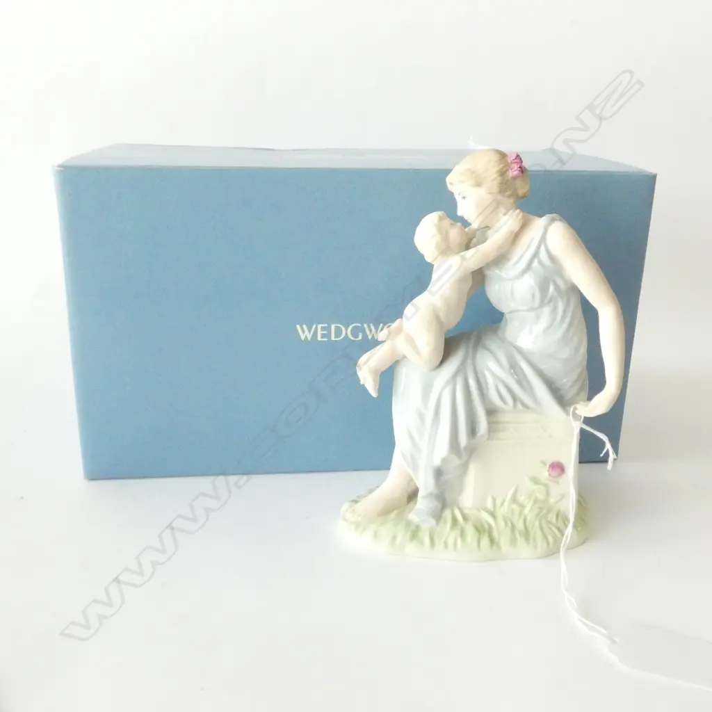 WEDGWOOD CLASSICAL COLLECTION--TENDERNESS Image 1++