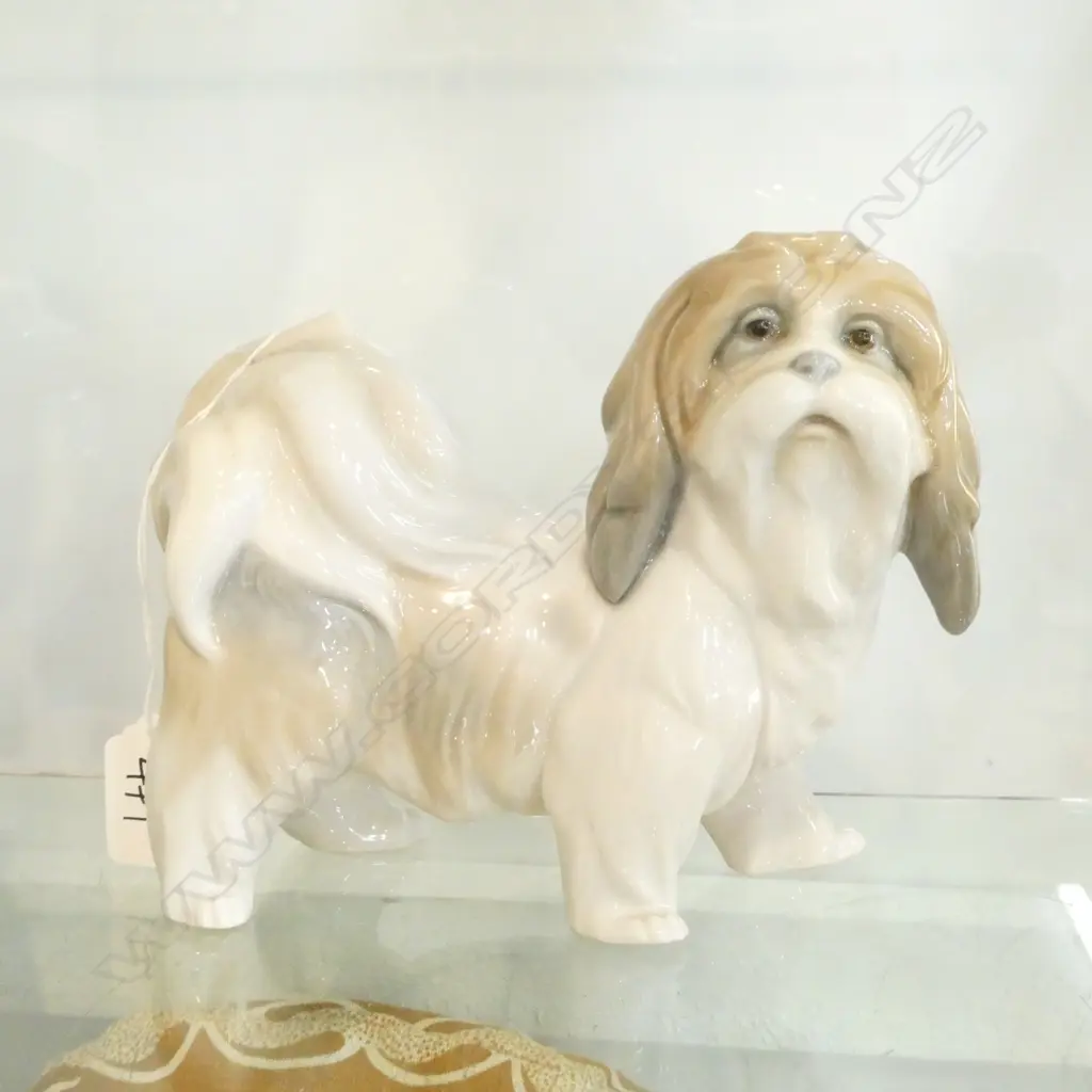 LLADRO DOG L. 190MM Image 1++