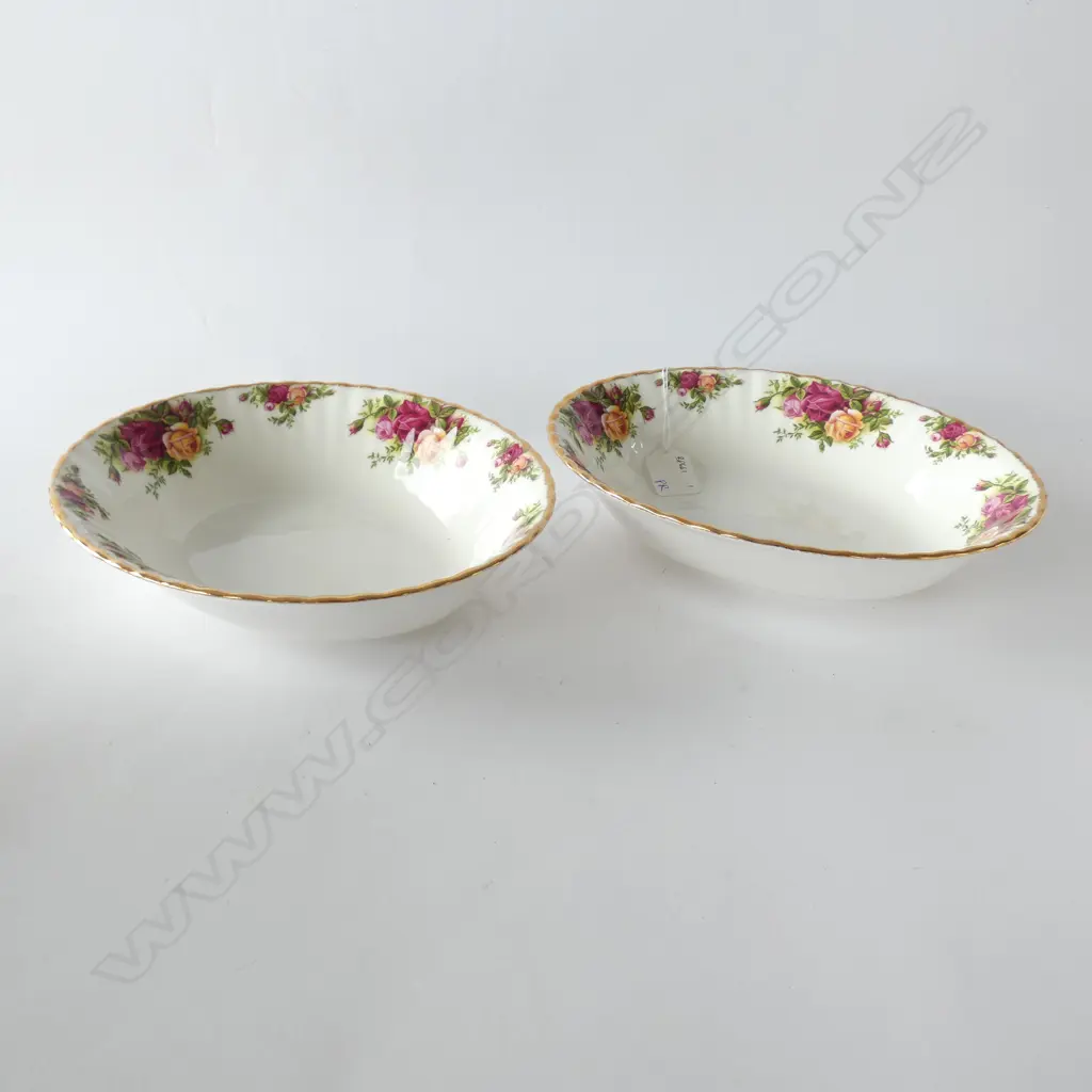 2 X ROYAL ALBERT OLD COUNTRY ROSES OVAL SERVING DISHES 230 X 190 Image 1++