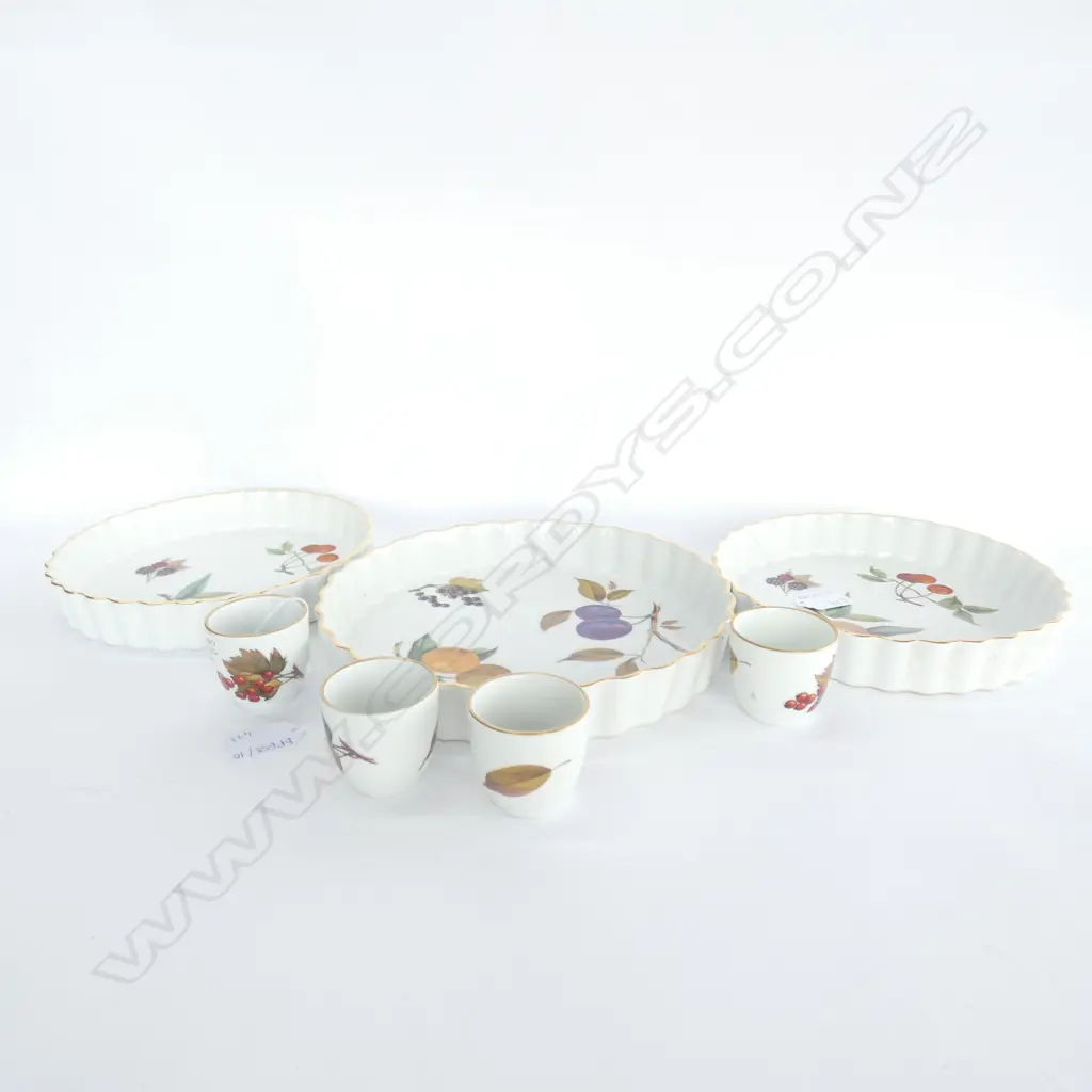 3 R/WORCESTER EVESHAM FLAN DISHES 230MM DIA Image 1++
