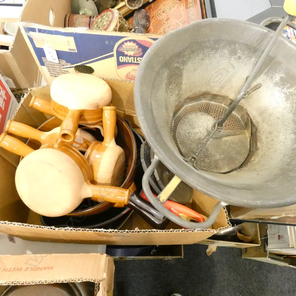 BOX LOT 2 CAST IRON PANS 1 LE CREUSET, CERAMIC SOUP SERVICE, MOULI Image 1++