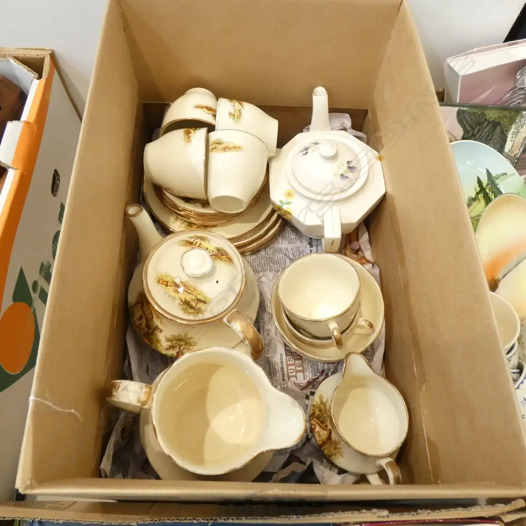 ALFRED MEAKIN TEASET 21PCE + TUNSTALL TEAPOT Image 1++