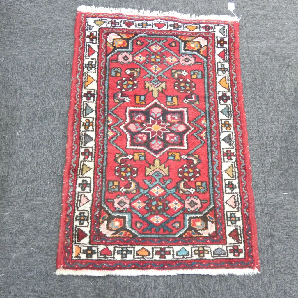 HAND KNOTTED ALL WOOL HAMADAN HERATI FISHBOWL PATTERN RUG 880 X 600MM Image 1++