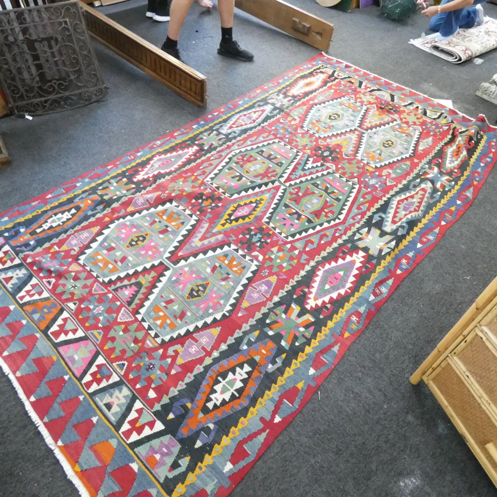 LGE KELIM RUG HAND WOVEN MULTI COLOURED Image 1++
