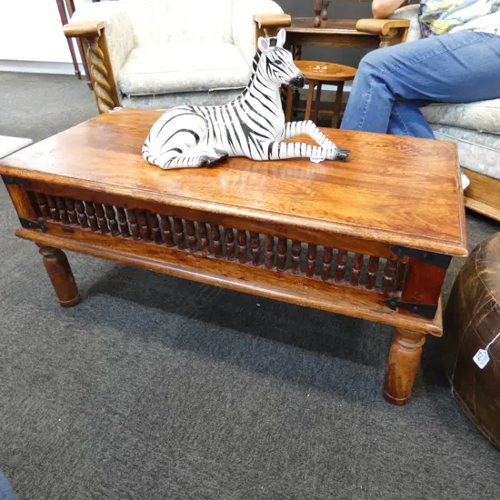 EASTERN COFFEE TABLE 1M L