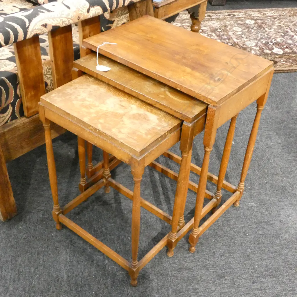 NEST OF TABLES Image 1++