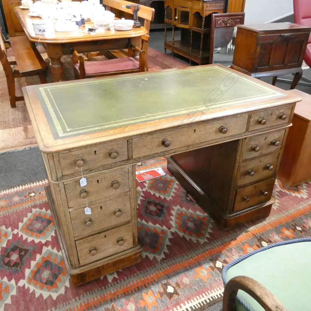 LATE VICTORIAN OAK TWIN PEDESTAL DESK Image 1++