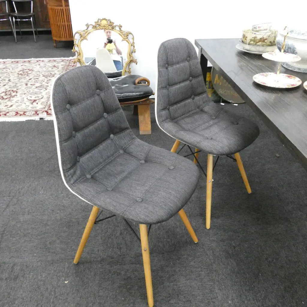 6 MID-CENTURY STYLE DINING CHAIRS Image 1++