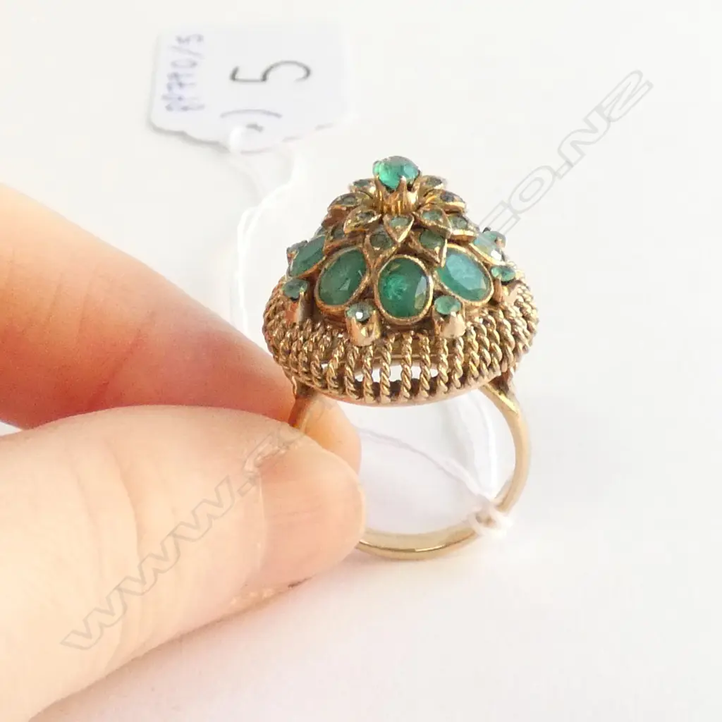 14CT INDIAN GOLD & EMERALD PRINCESS RING Image 1++