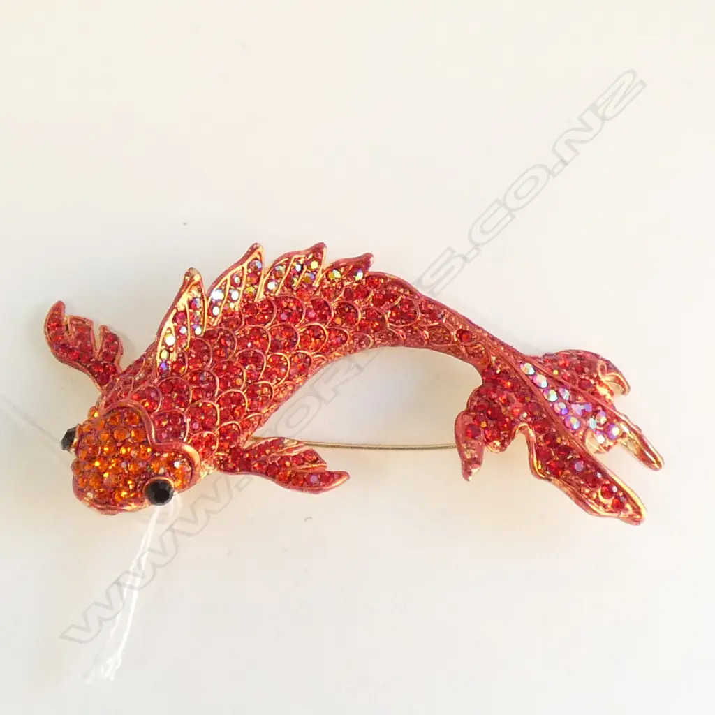 RED FISH COSTUME BROOCH Image 1++