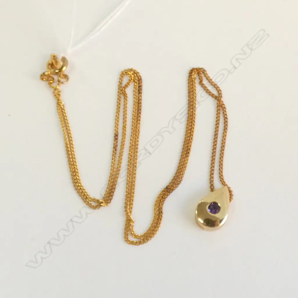 GOLD PENDANT ON GOLD PLATED CHAIN Image 1++