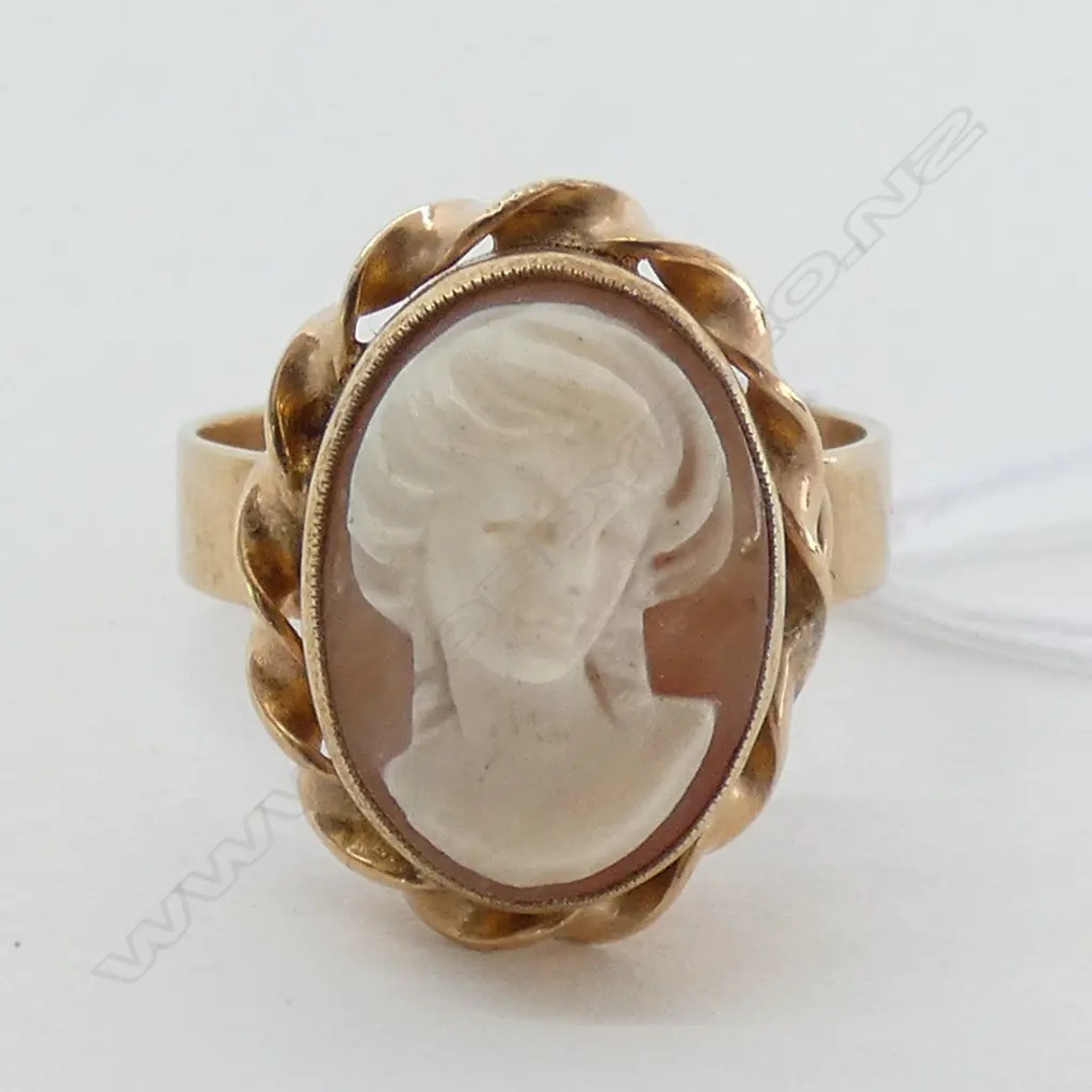 9CT GOLD HEART PENDANT 2.3GM Image 1++
