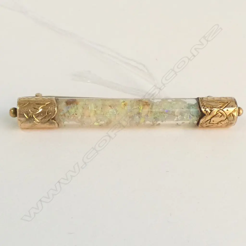 9ct GOLD MOUNTED OPAL CHIPS BAR BROOCH Image 1++
