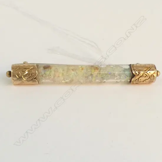 9ct GOLD MOUNTED OPAL CHIPS BAR BROOCH