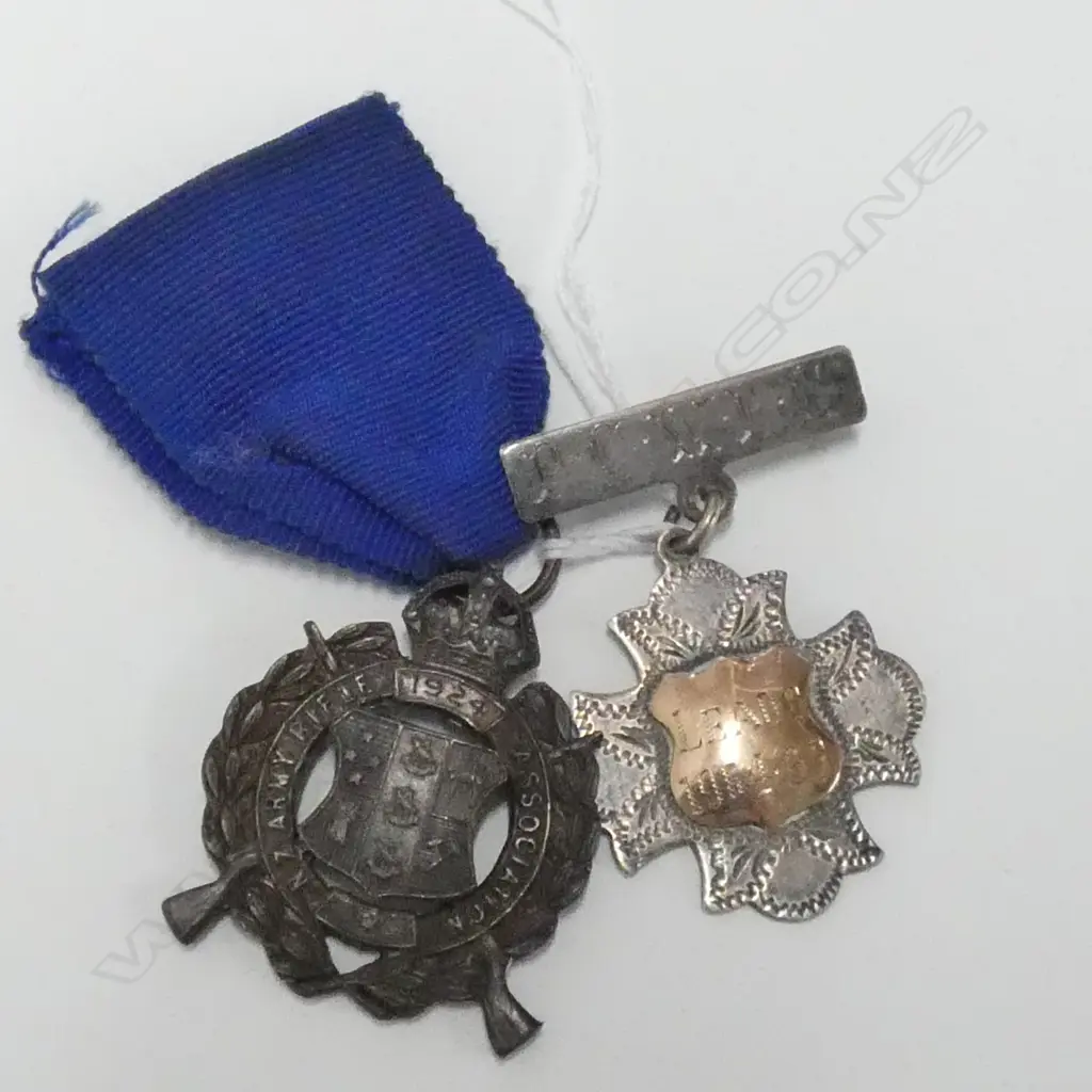 NZ RIFLES MEDAL & NZ SILVER MEDAL Image 1++