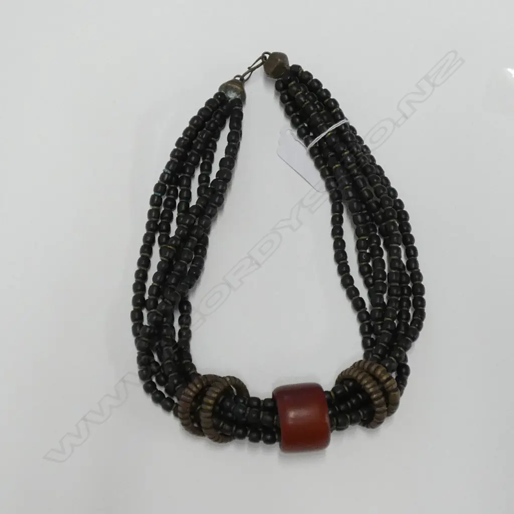 VINTAGE BAKELITE NECKLACE Image 1++