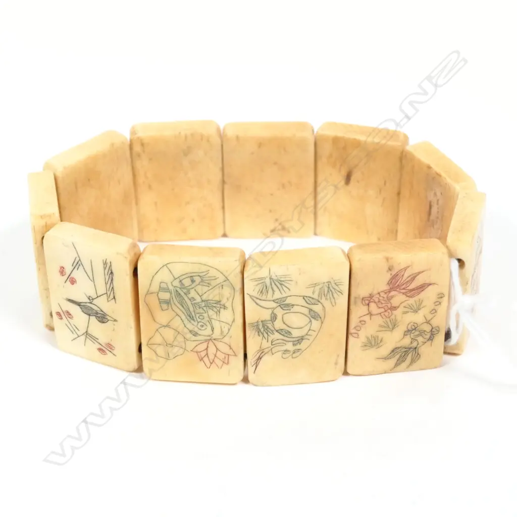 VINTAGE SCRIMSHAW BONE MAH JONG TILE BRACELET Image 1++