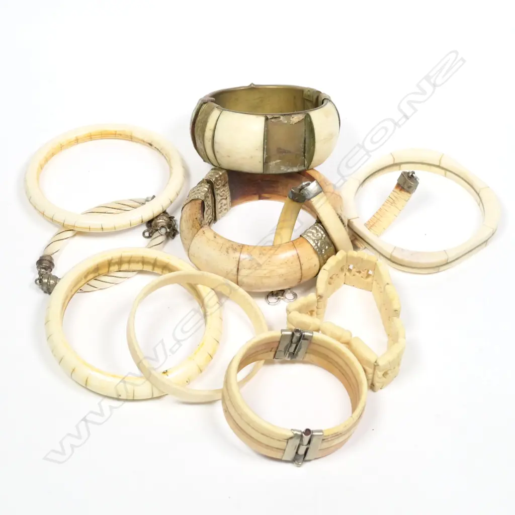 10 BONE IVORY PLASTIC VINTAGE BANGLES & BRACELETS 1 A.F Image 1++
