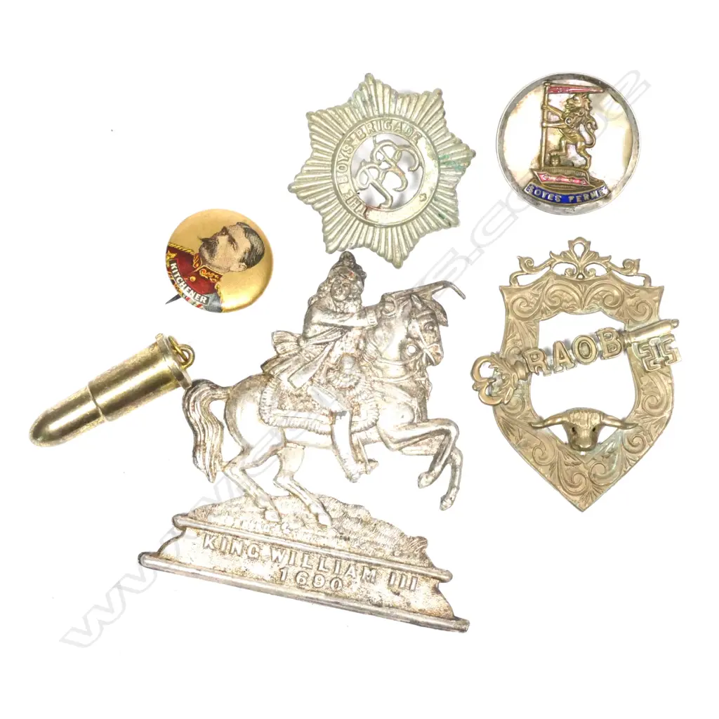 6 COLLECTABLE ITEMS. BADGES PINS ETC Image 1++