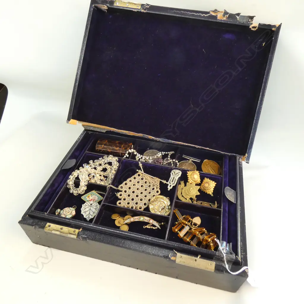 JEWELLERY BOX & COSTUME JEWELLERY Image 1++