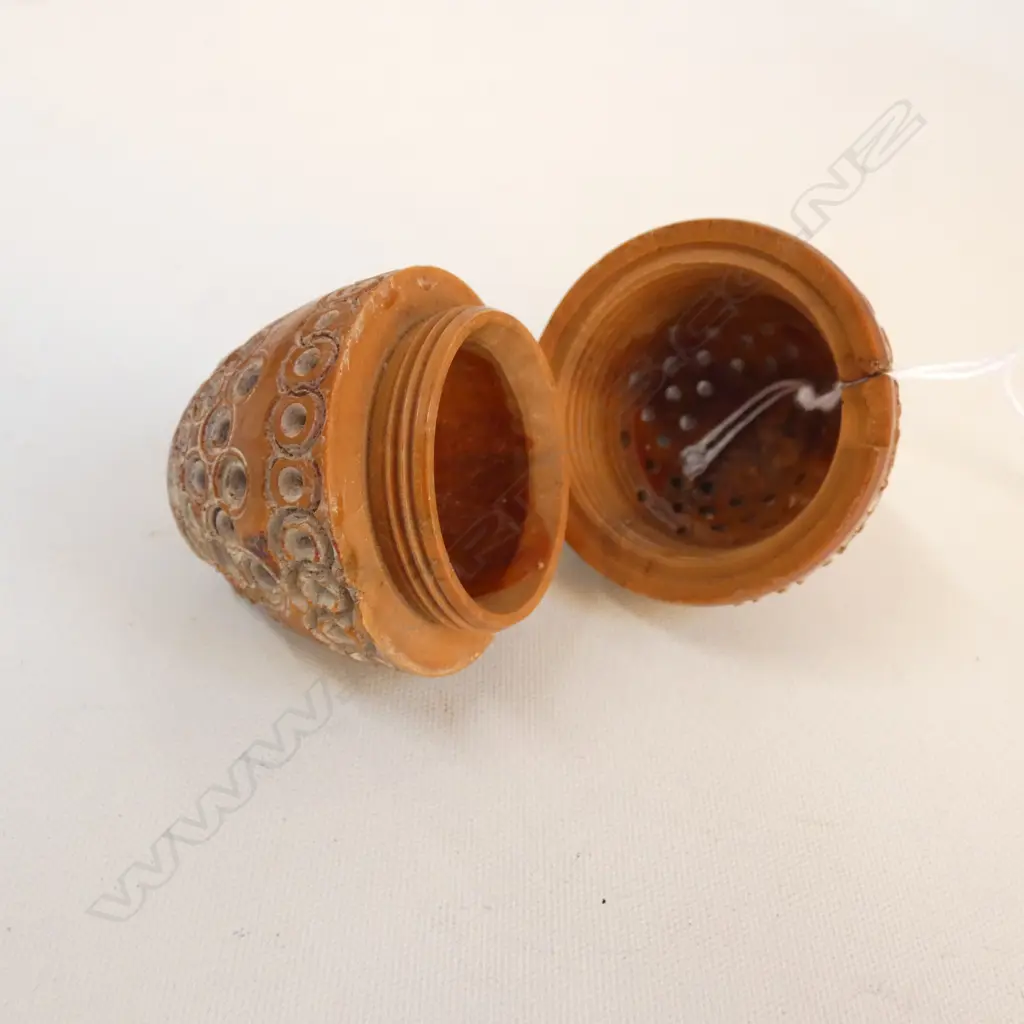 CARVED EGG SHAPED BOX Image 1++