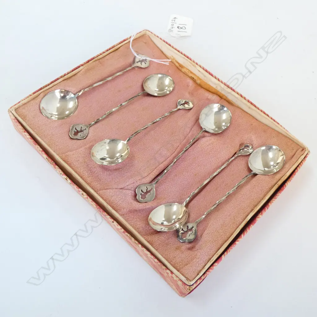 CASED SET STERLING SILVER COFFEE SPOONS Image 1++